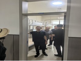 走访了暑期期间在校在岗工作的相关部门